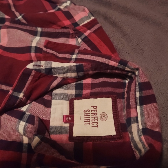 Red flannel shirt - Picture 3 of 4